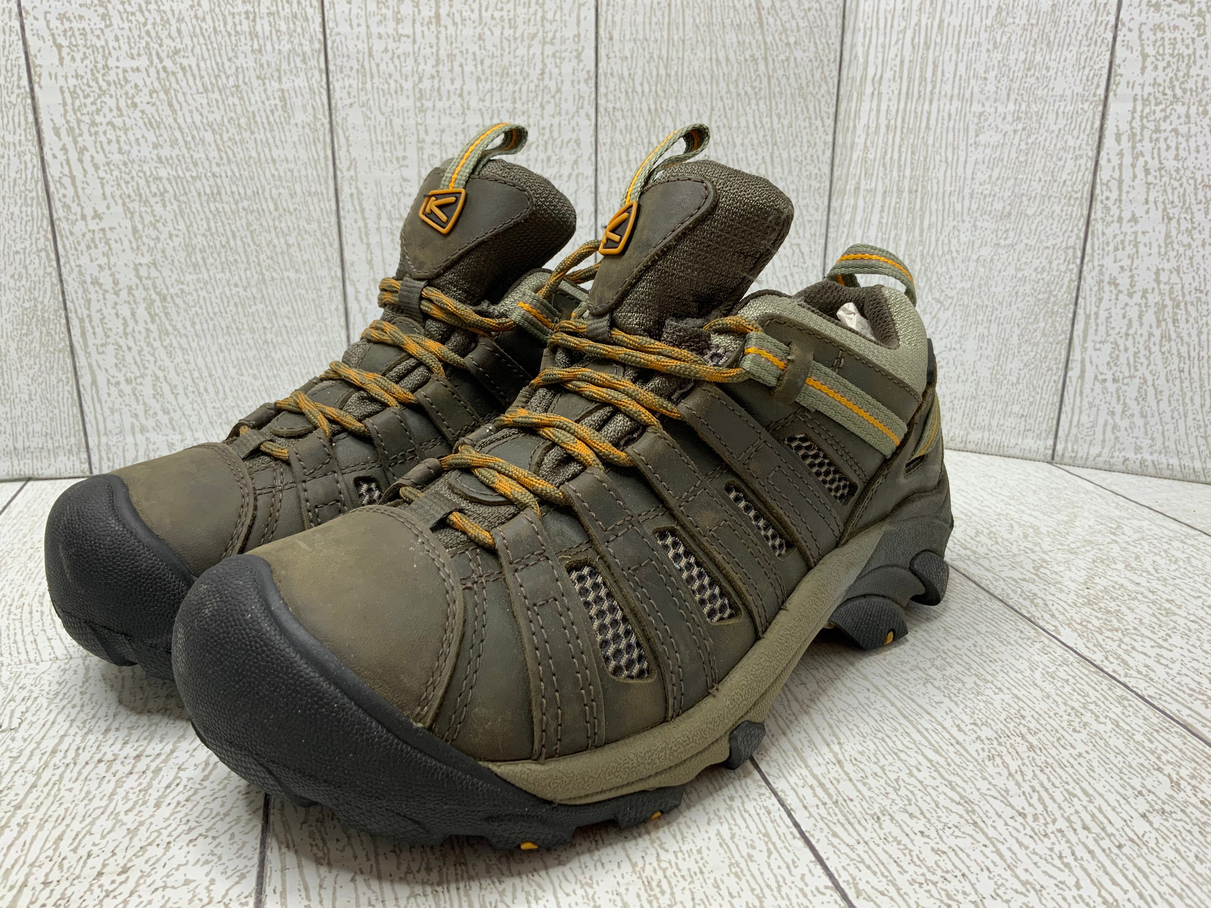 KEEN Men's Voyageur Low Height Breathable Hiking Shoes **Size 8** (7997592764654)